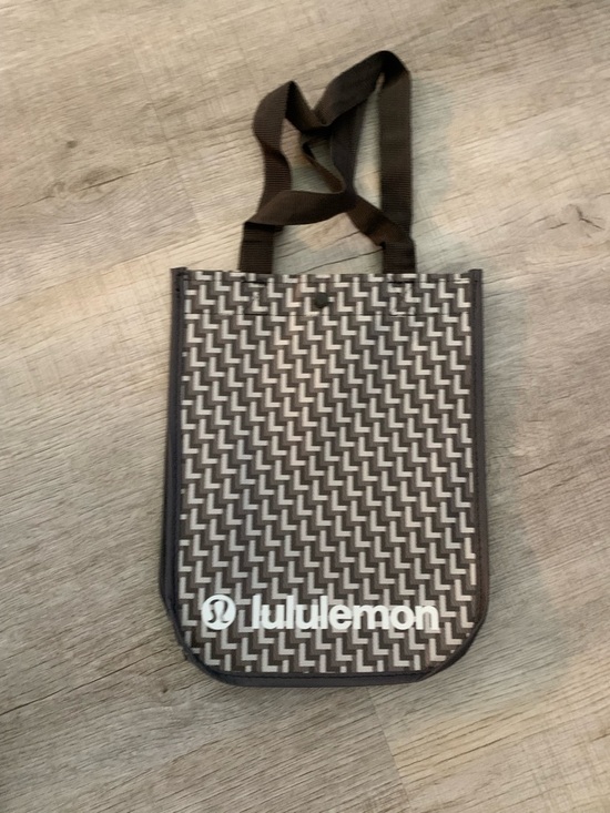 Lululemon Reusable Tote Set - Black, Red, Gray - Picture 5 of 5